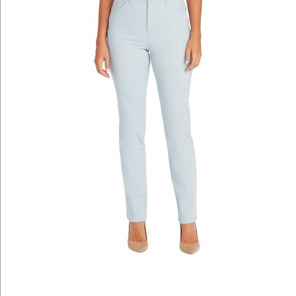Gloria Vanderbilt Amanda Heritage Fit Tapered Leg Classic Jeans.  Size: 12
